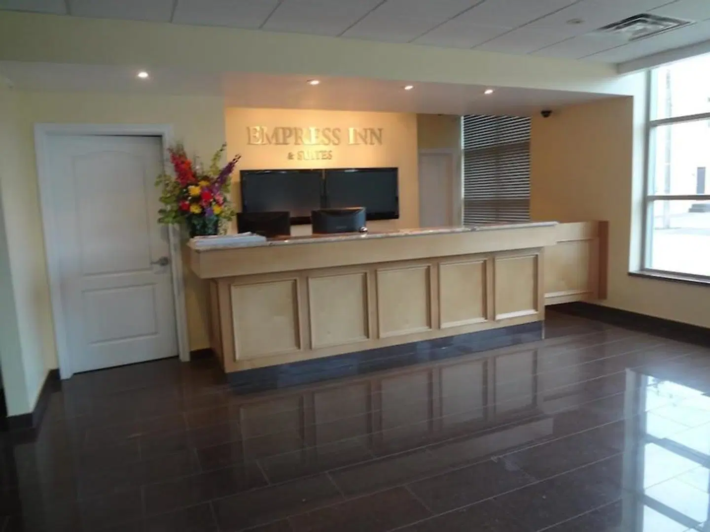 Empress Inn and Suites by the Falls LOUNGE_LOBBY