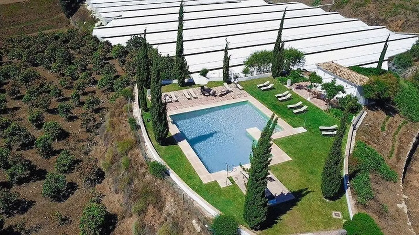 B Bou Hotel Cortijo Bravo Hallenbad