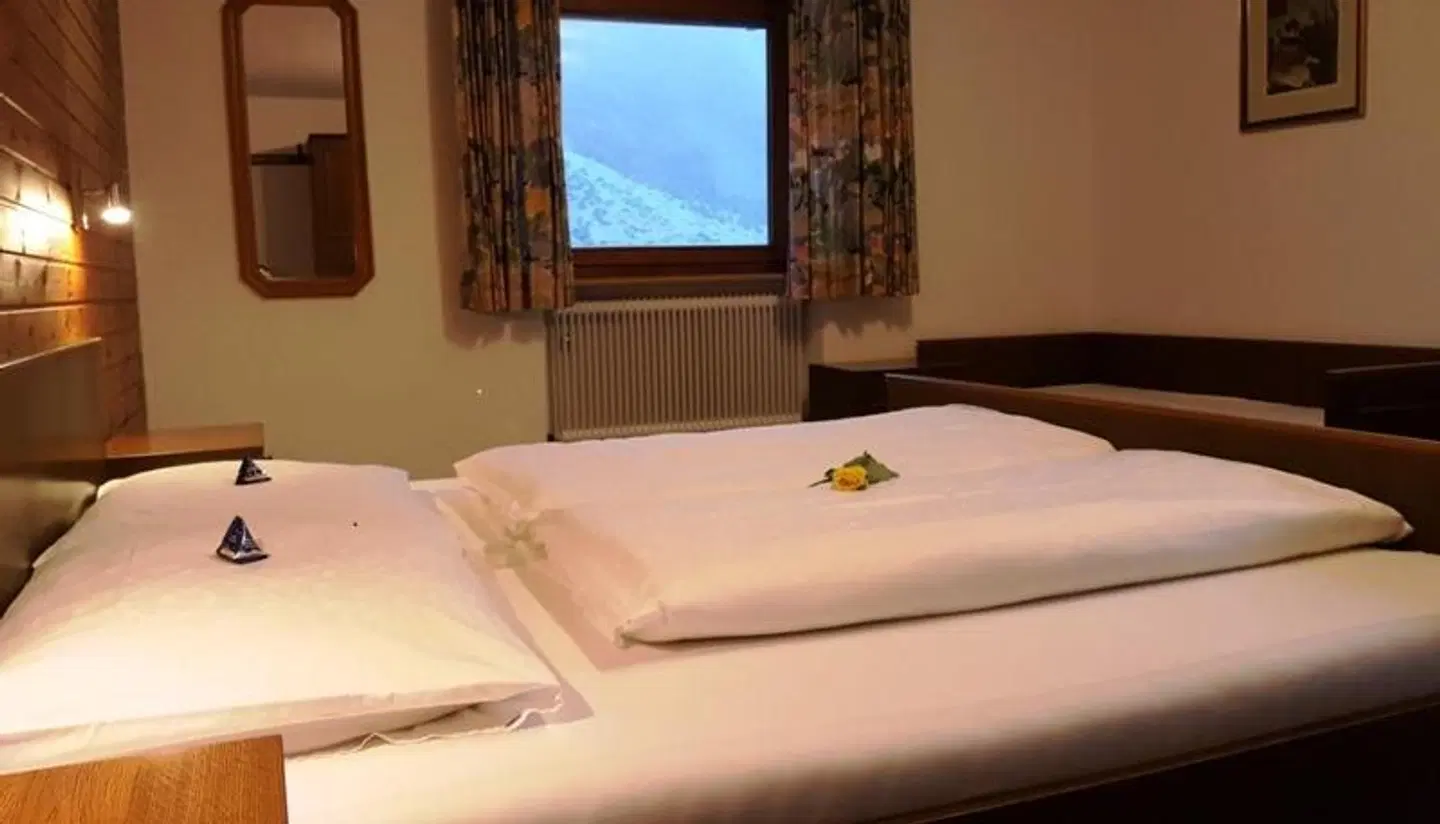 Valisera ROOM_EXAMPLE