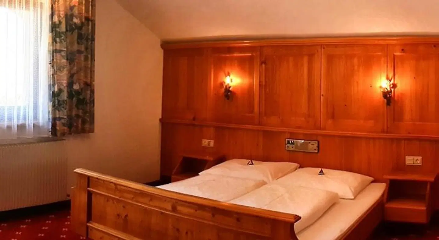 Valisera ROOM_EXAMPLE