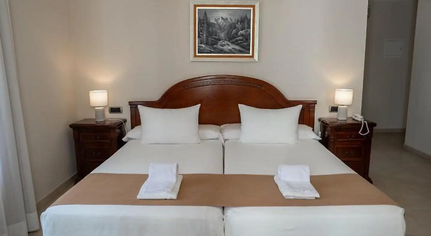 Kazar ROOM_EXAMPLE