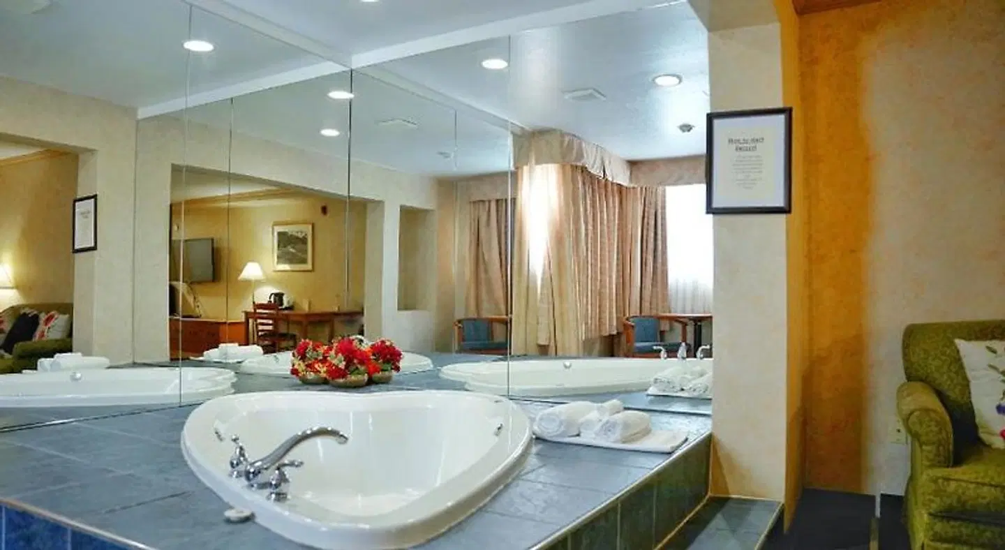The Glengate Hotel & Suites Badezimmer
