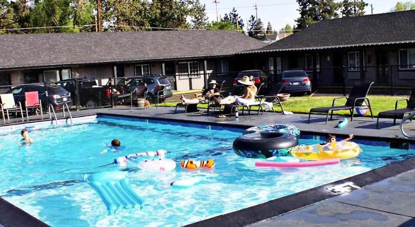 Cascade Lodge OUTDOOR_POOL