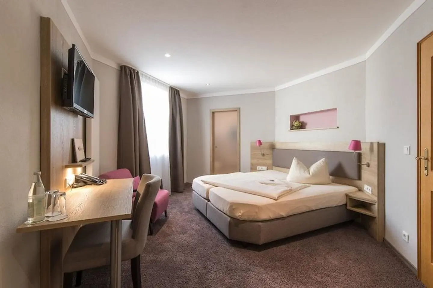 Bauer ROOM_EXAMPLE