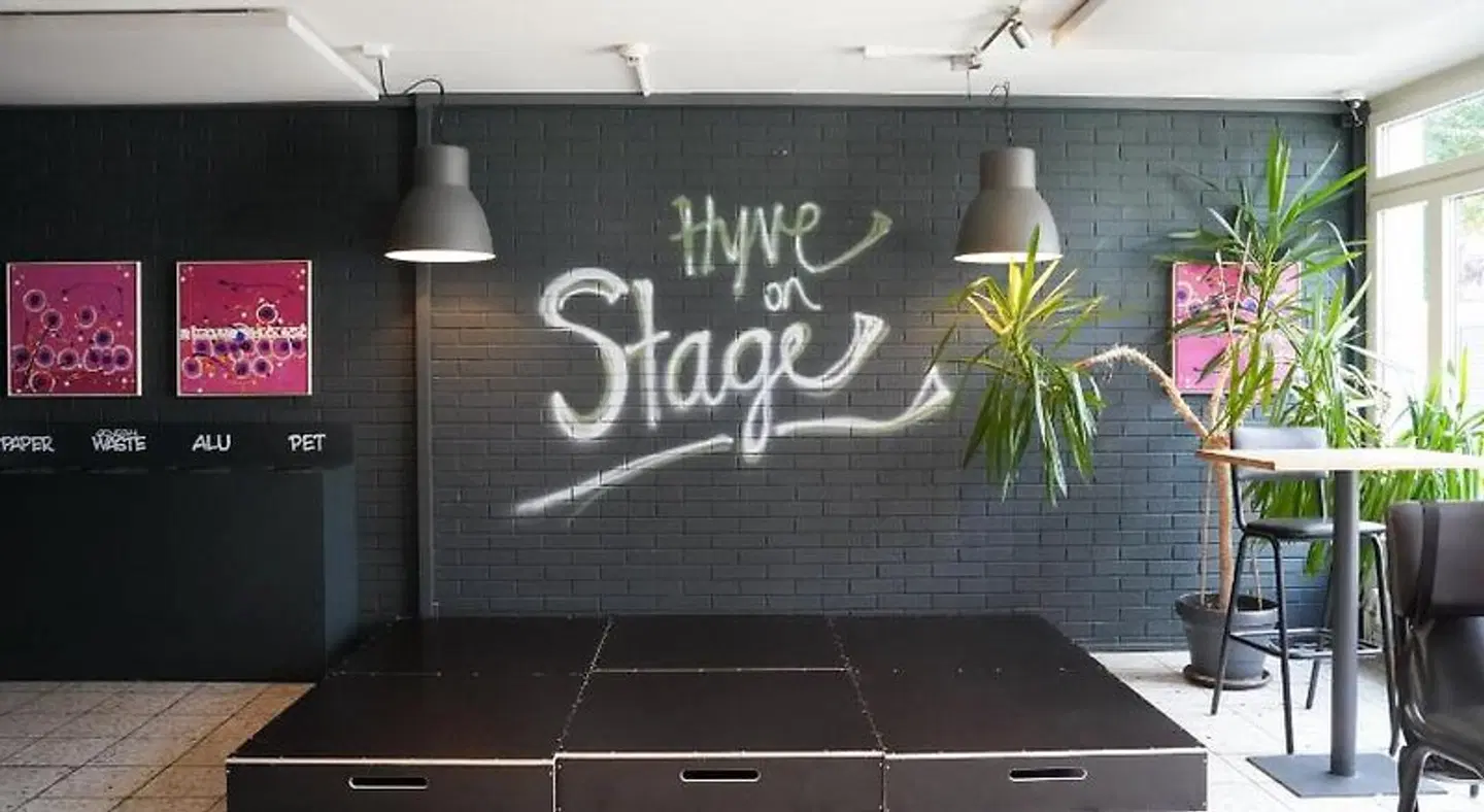 Hyve - meet, sleep, work and eat! LOUNGE_LOBBY