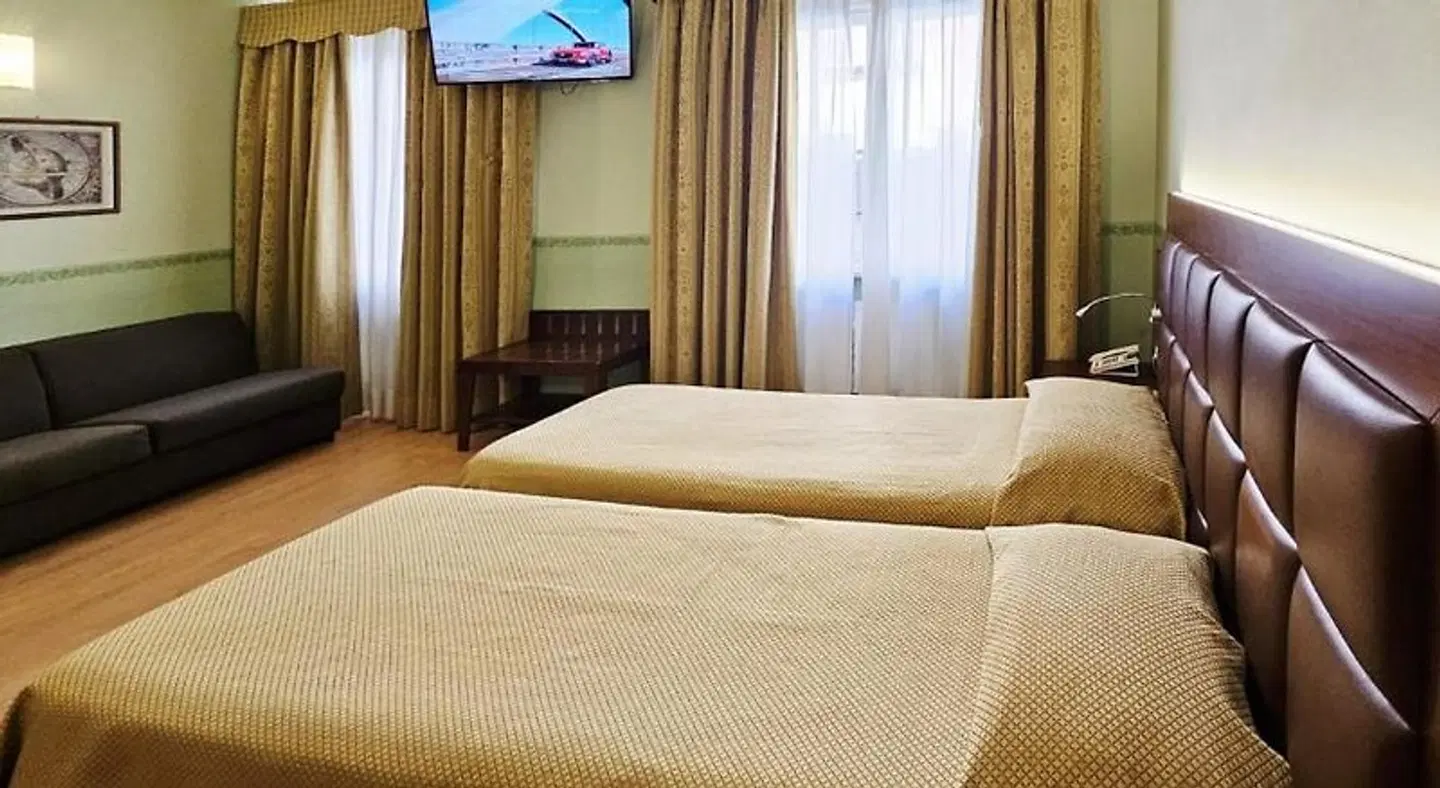 Terminus & Plaza ROOM_EXAMPLE