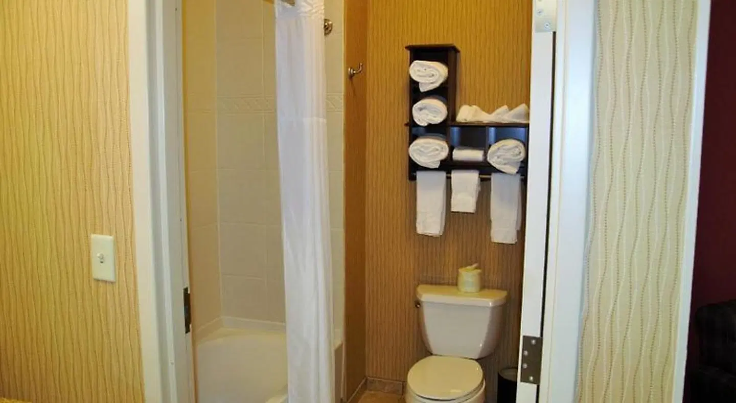 Hampton Inn & Suites Cincinnati/Uptown-University Area Badezimmer