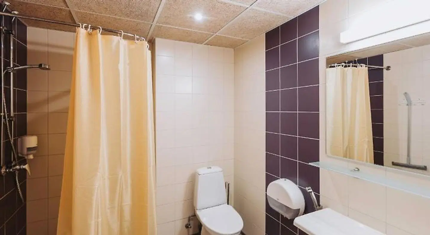 Viiking Spa Hotel Badezimmer