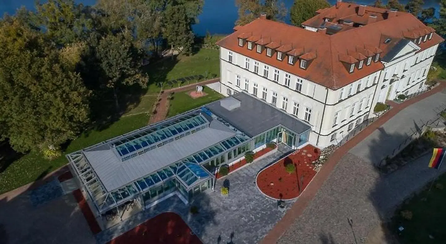 Schloß Schorssow EXTERIOR