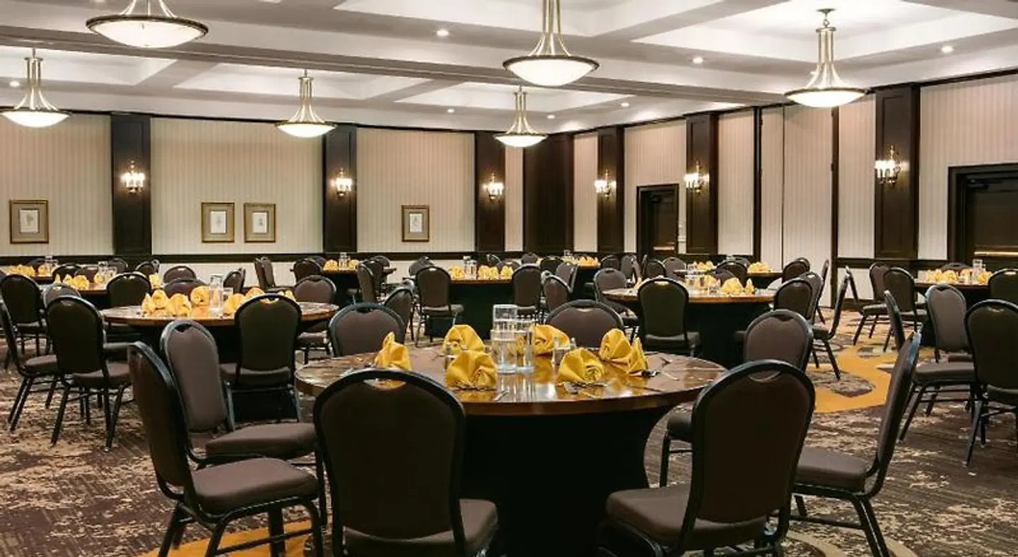 DoubleTree by Hilton Dallas Market Center Restaurant