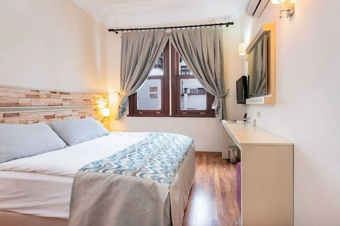 Aspen Hotel ROOM_EXAMPLE