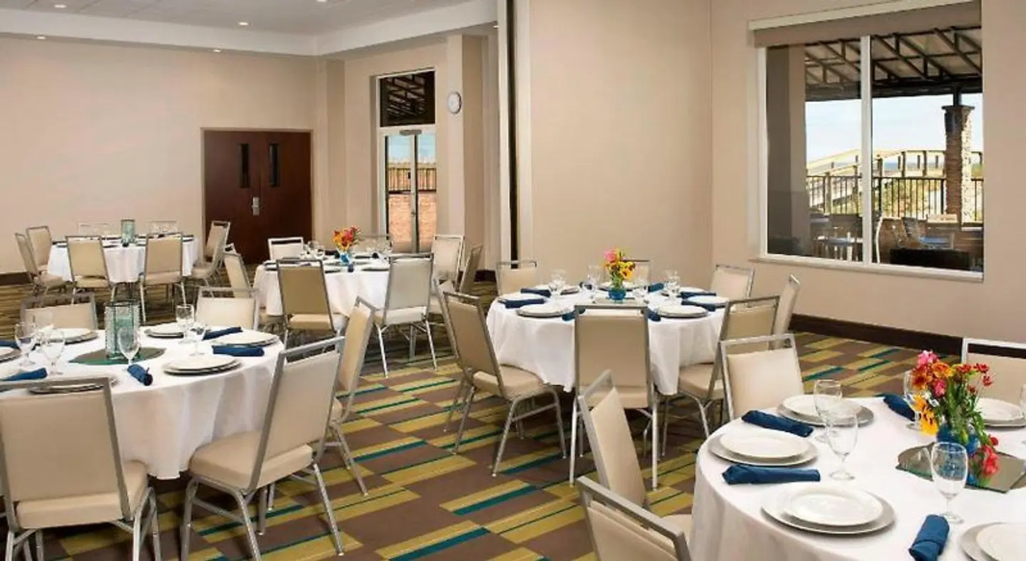 Four Points by Sheraton Jacksonville Beachfront Restaurant