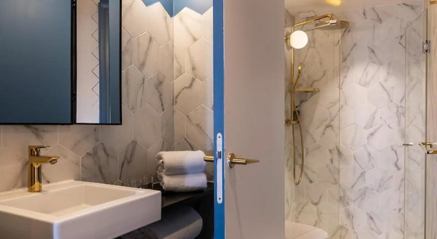 Maxim Folies Badezimmer