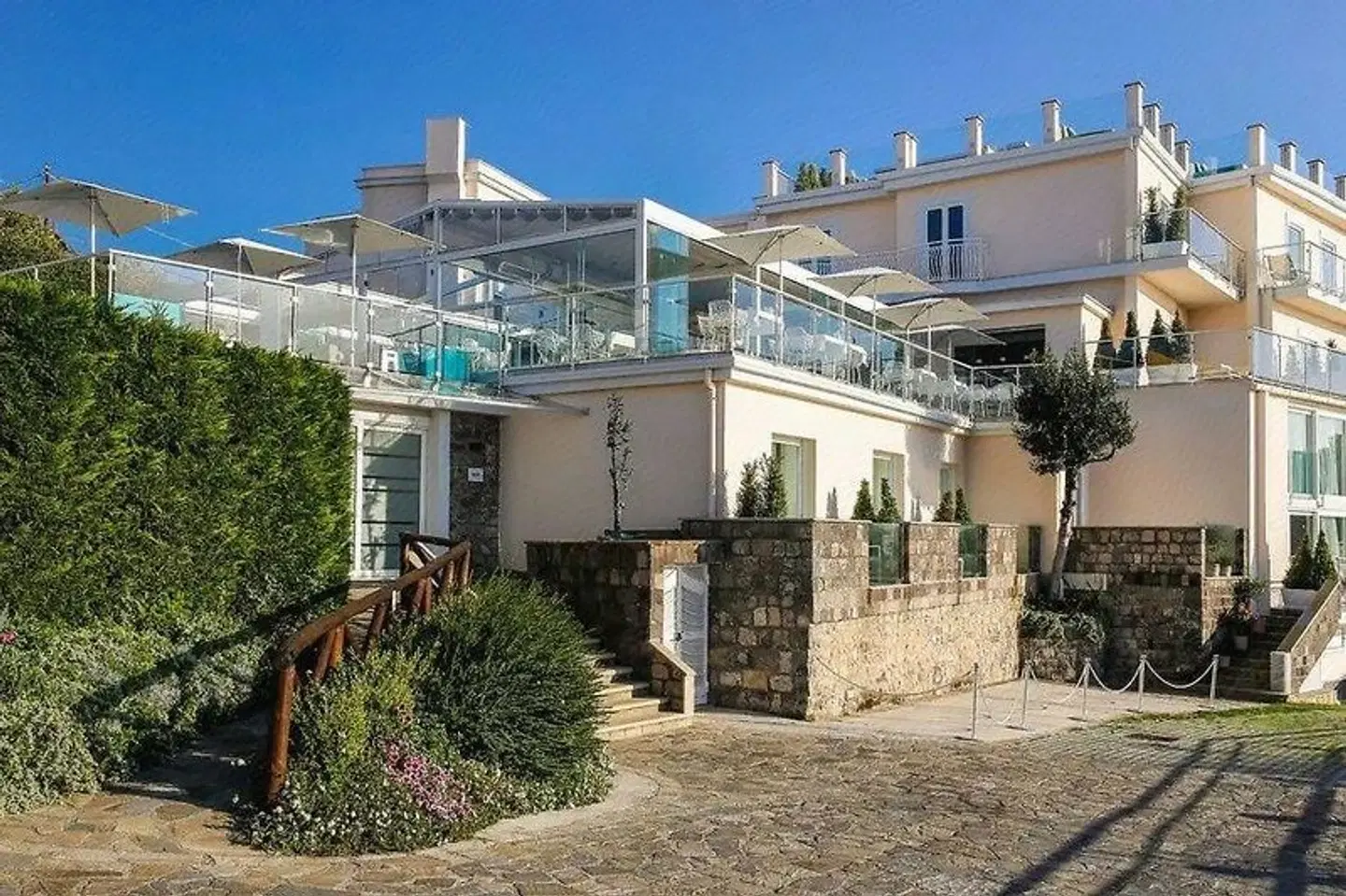 Villa Fiorella Art Hotel EXTERIOR