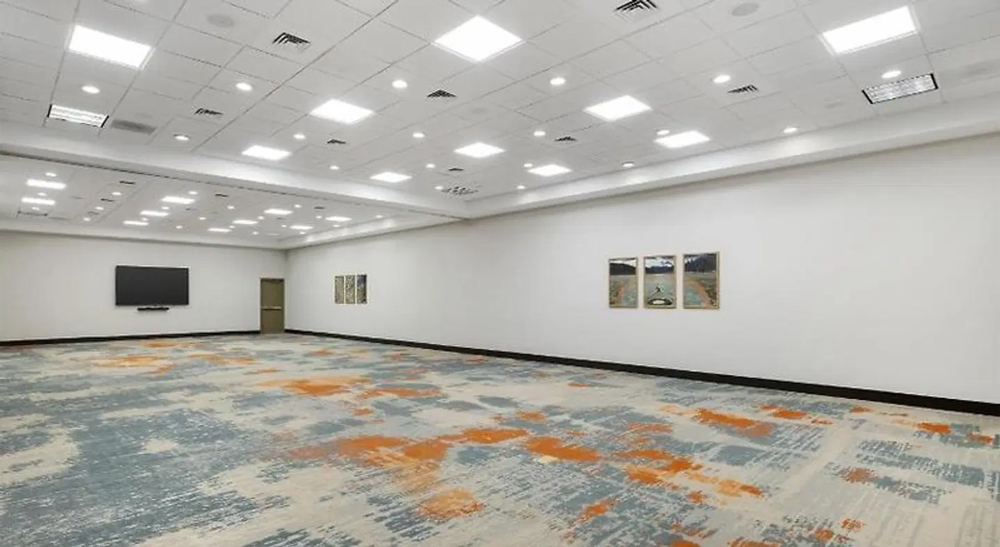 Hampton Inn & Suites Bend LOUNGE_LOBBY