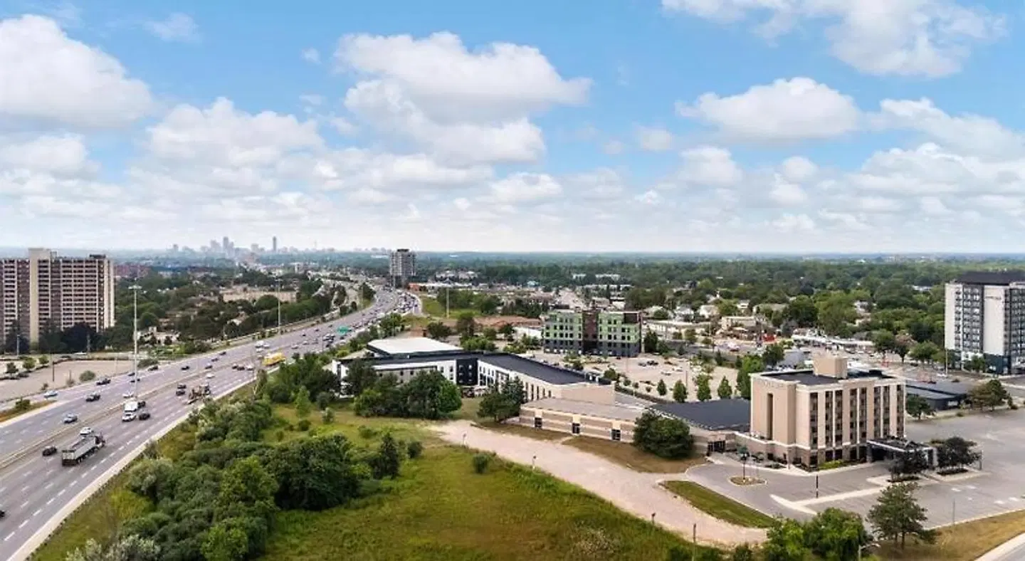 DoubleTree by Hilton Kitchener LANDSCAPE