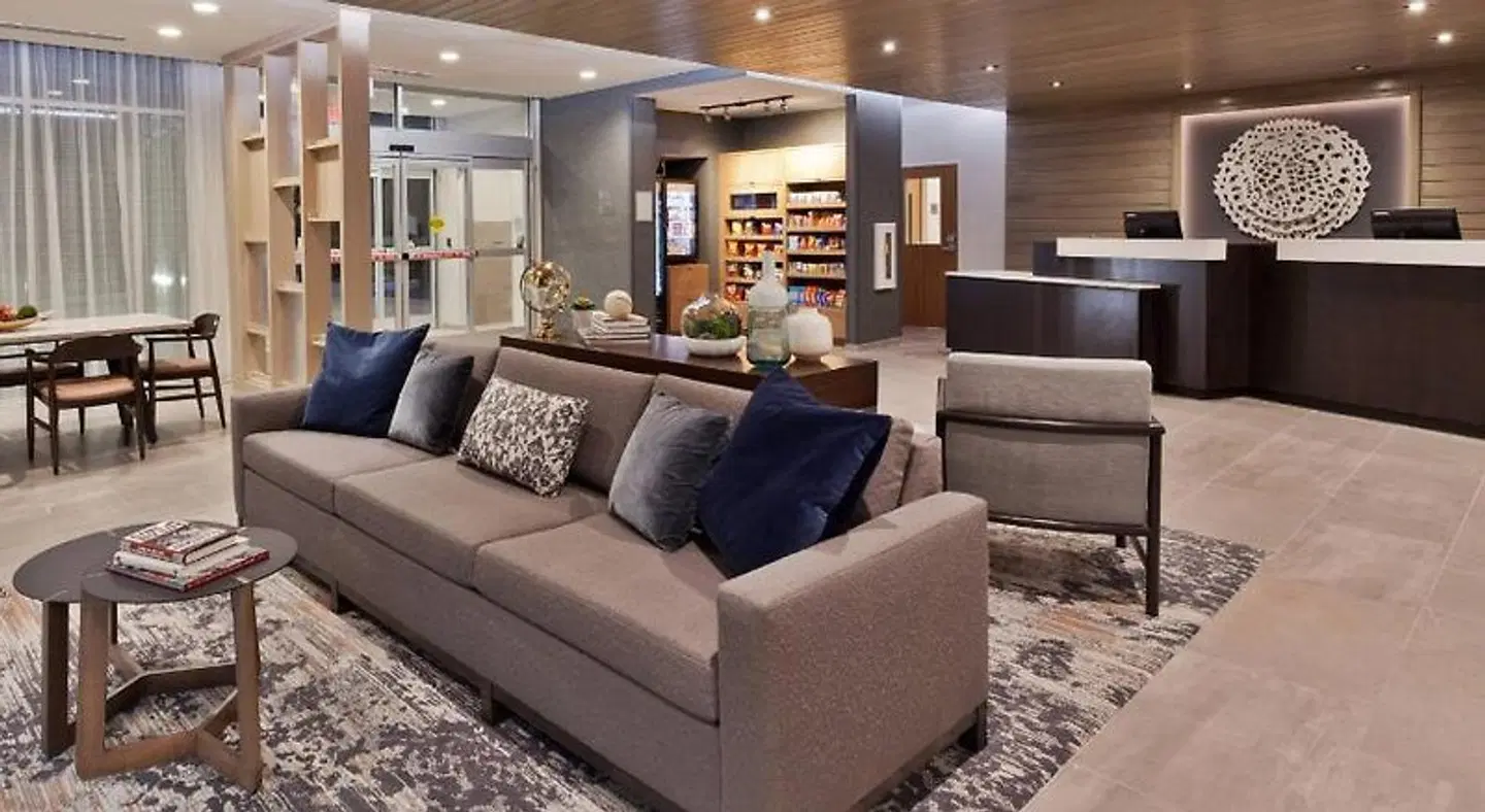 Fairfield by Marriott Inn & Suites Birmingham Colonnade/Grandview LOUNGE_LOBBY