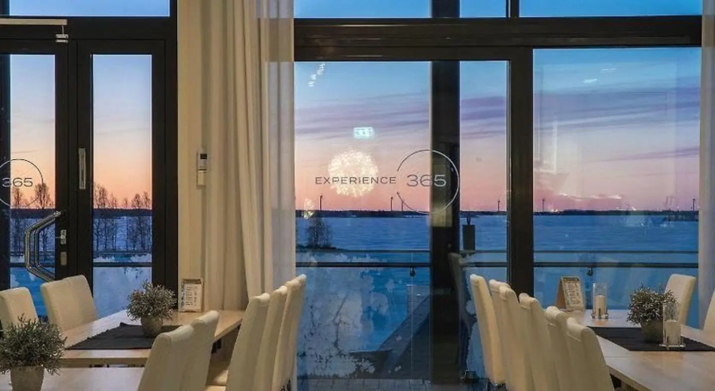 Seaside Glass Villas Restaurant