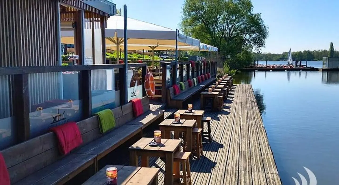 Riverside Terrasse