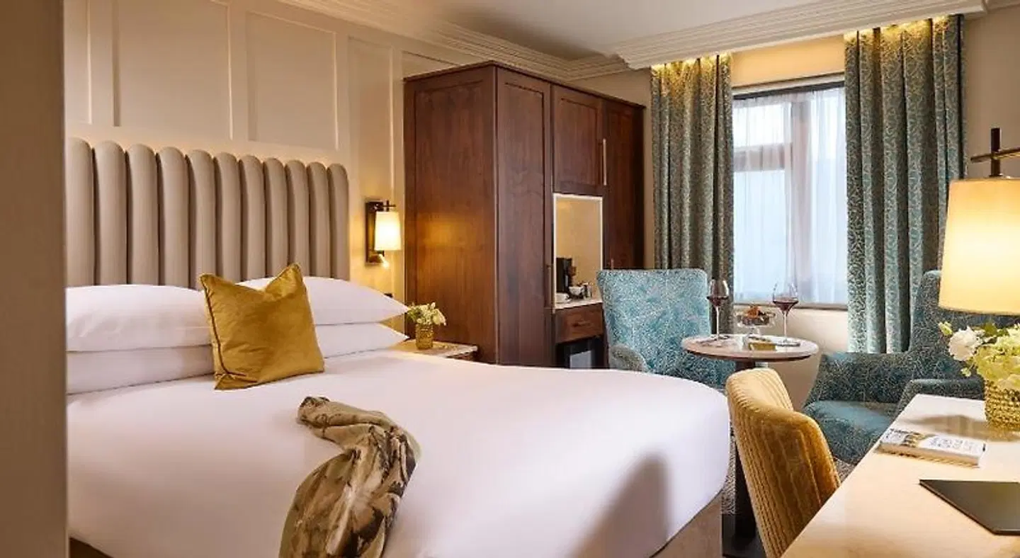 Castlecourt ROOM_EXAMPLE