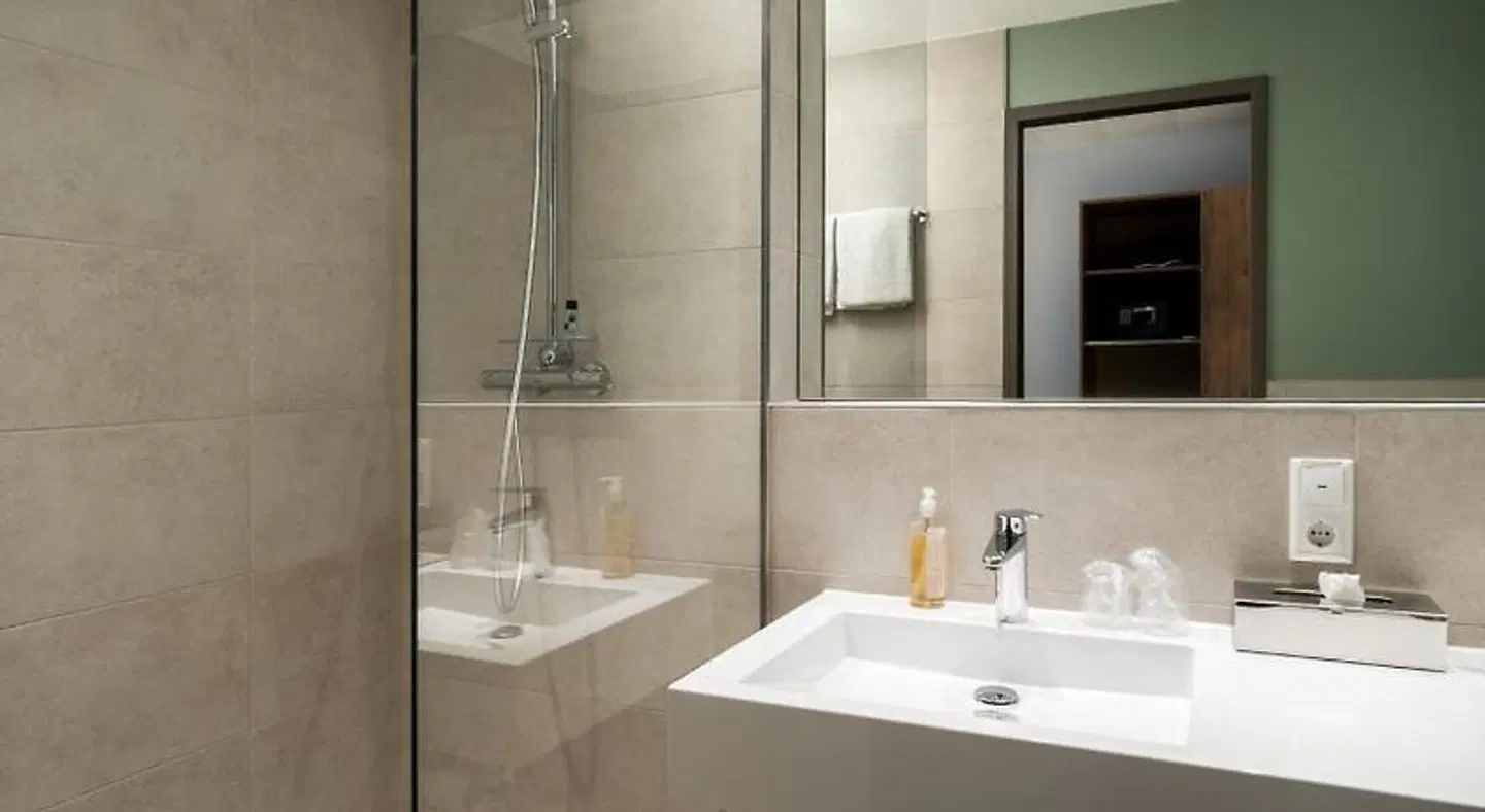 elaya hotel Oberhausen Badezimmer