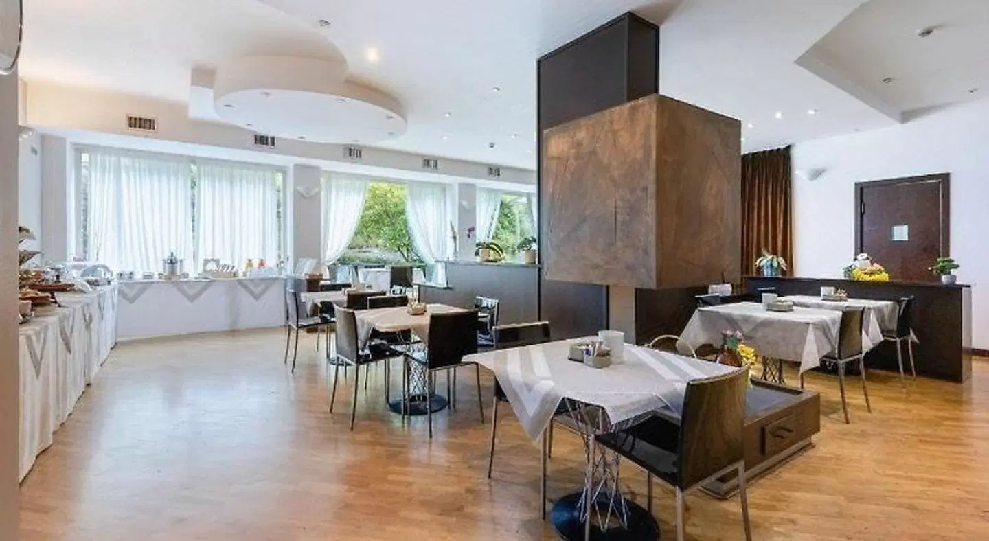 Aston Hotel Restaurant