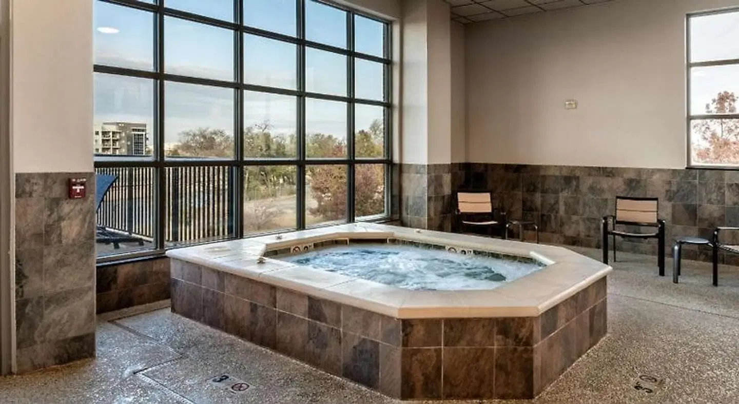 Drury Plaza Hotel Broadview Wichita Badezimmer