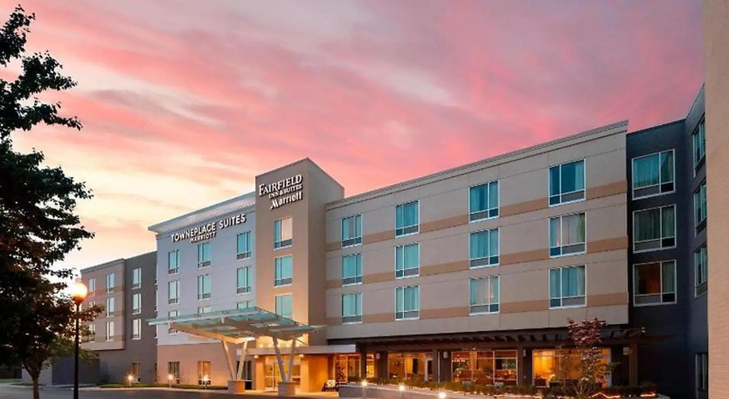 Fairfield by Marriott Inn & Suites Louisville Northeast EXTERIOR