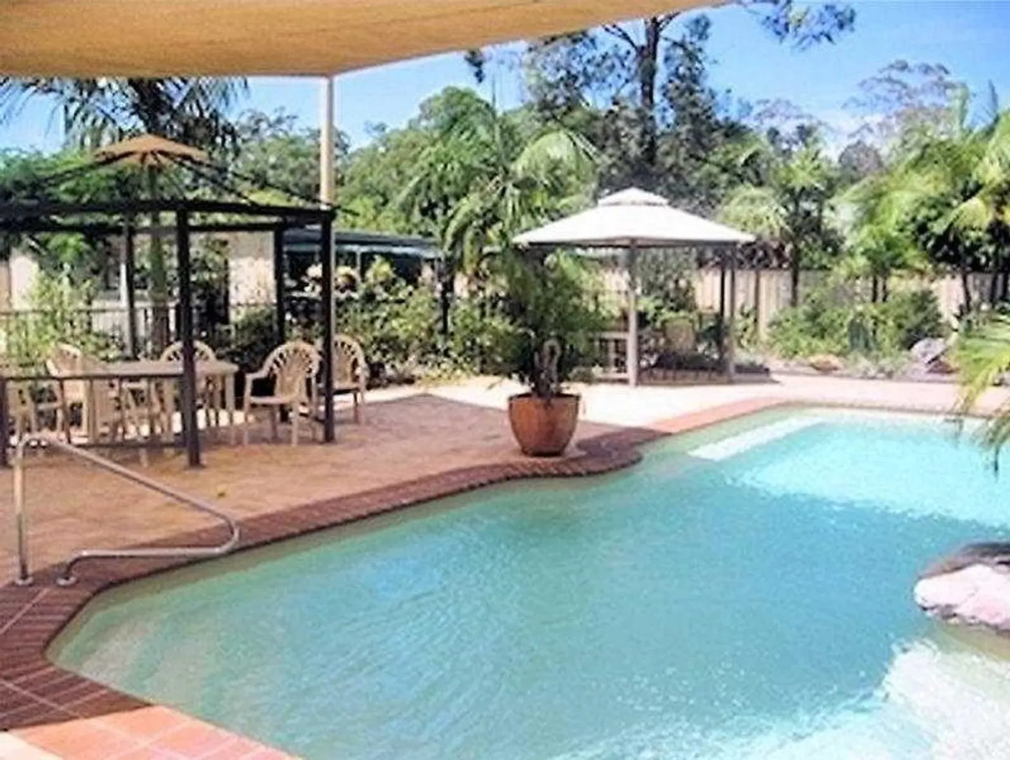 Bonville Lodge Bed & Breakfast OUTDOOR_POOL