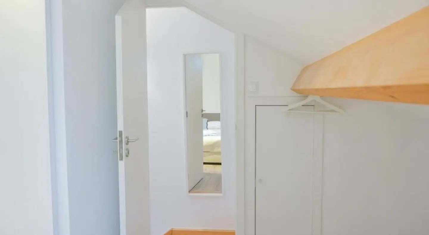 Oporto Waves ROOM_EXAMPLE