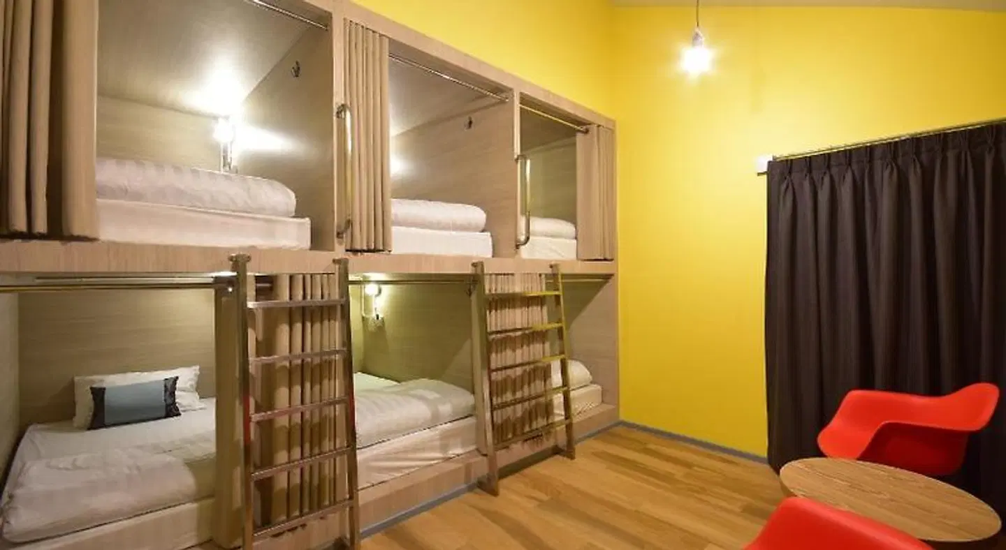 The Chatbox Silom Hostel ROOM_EXAMPLE
