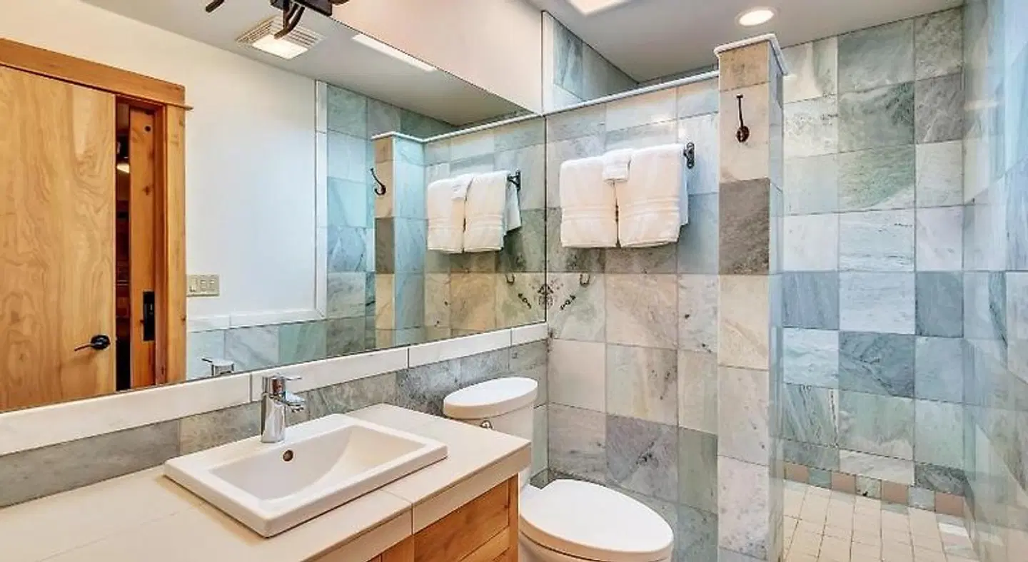 Wall Street Suites Badezimmer