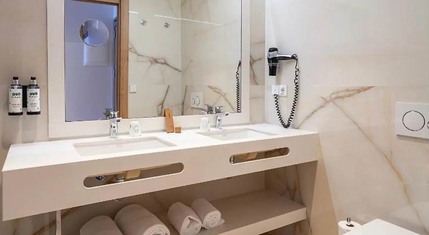 Hotel Gold Arcos Badezimmer