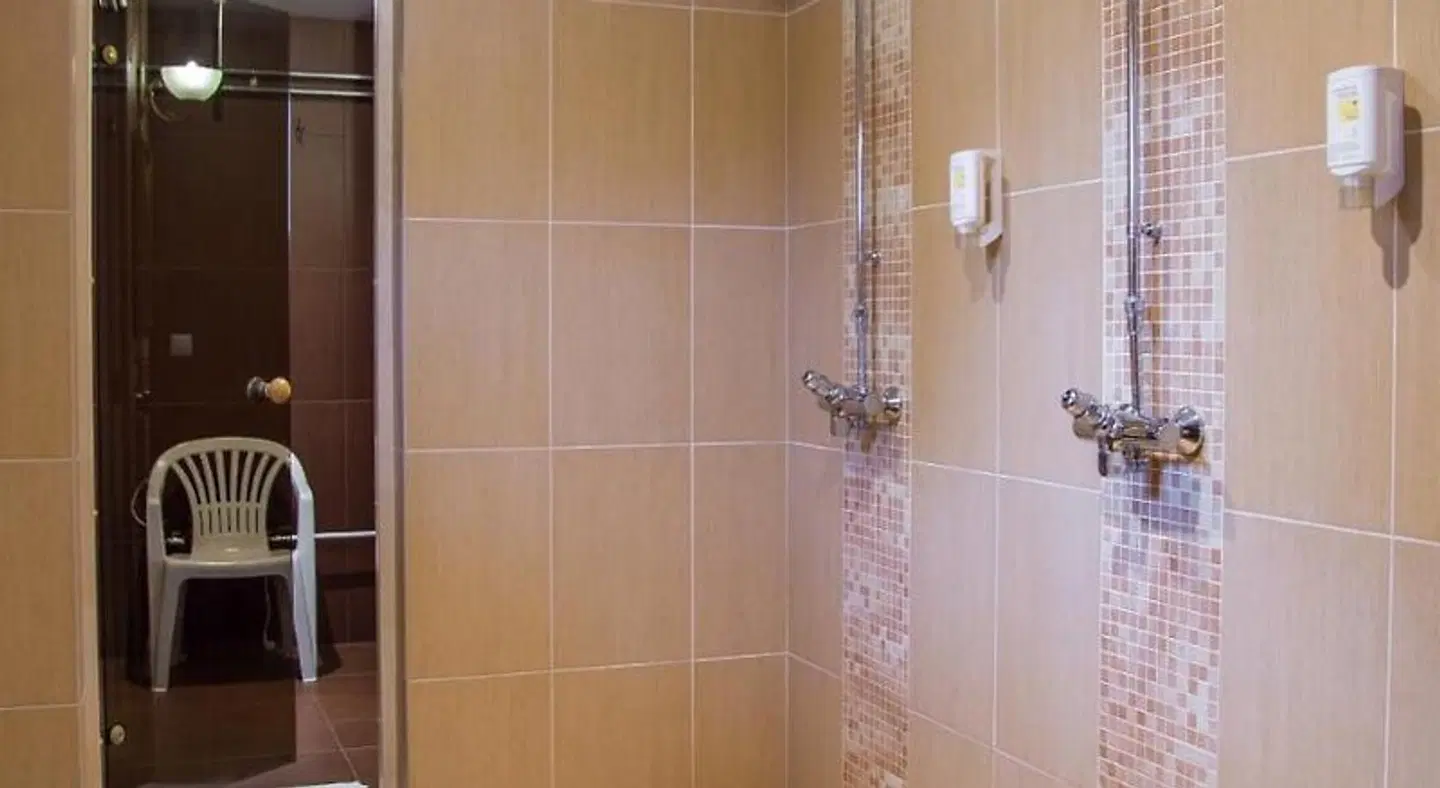 Posti Hostel Badezimmer