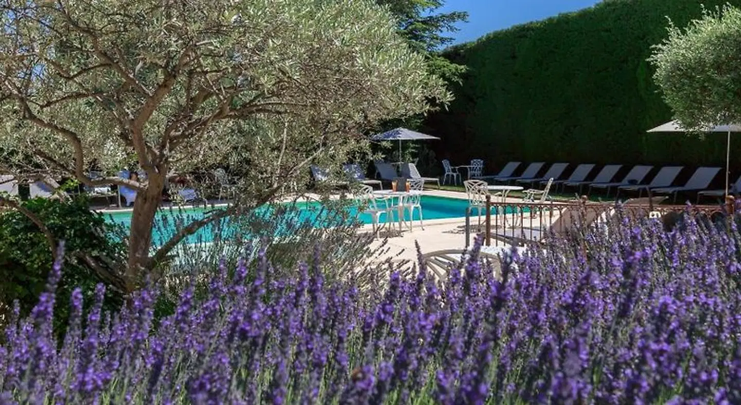Auberge de Cassagne & Spa OUTDOOR_POOL