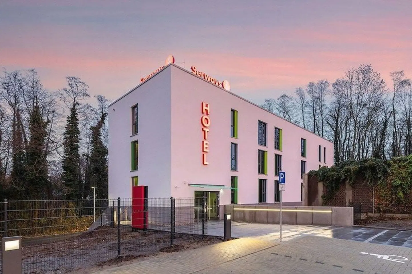 Serways Hotel Hösel Ost EXTERIOR