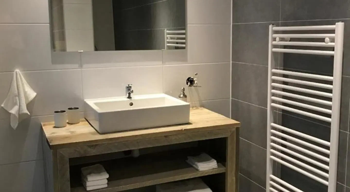 Gastenverblijf Rodenburg Badezimmer
