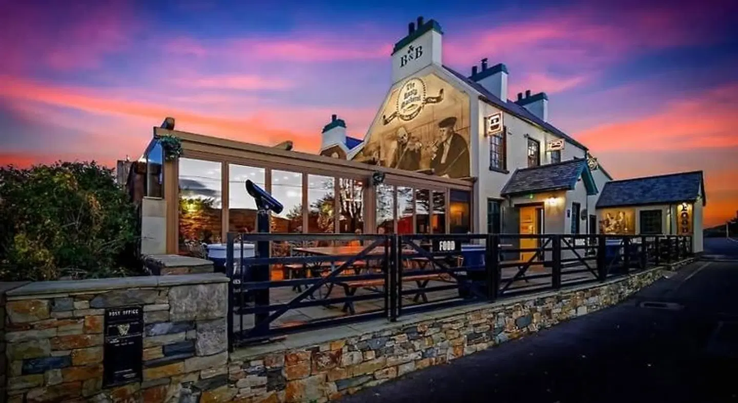 The Rusty Mackerel EXTERIOR