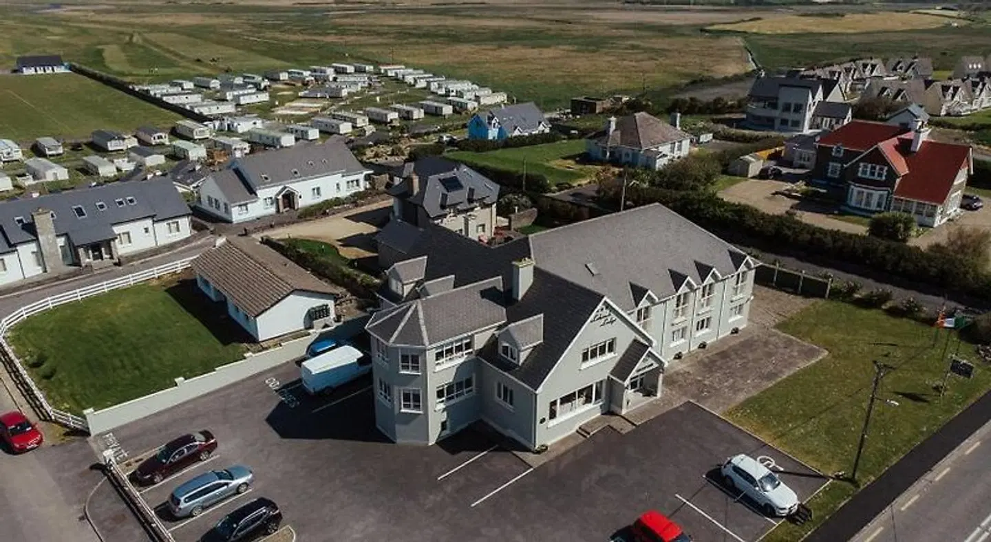Lehinch Lodge - Guest House EXTERIOR