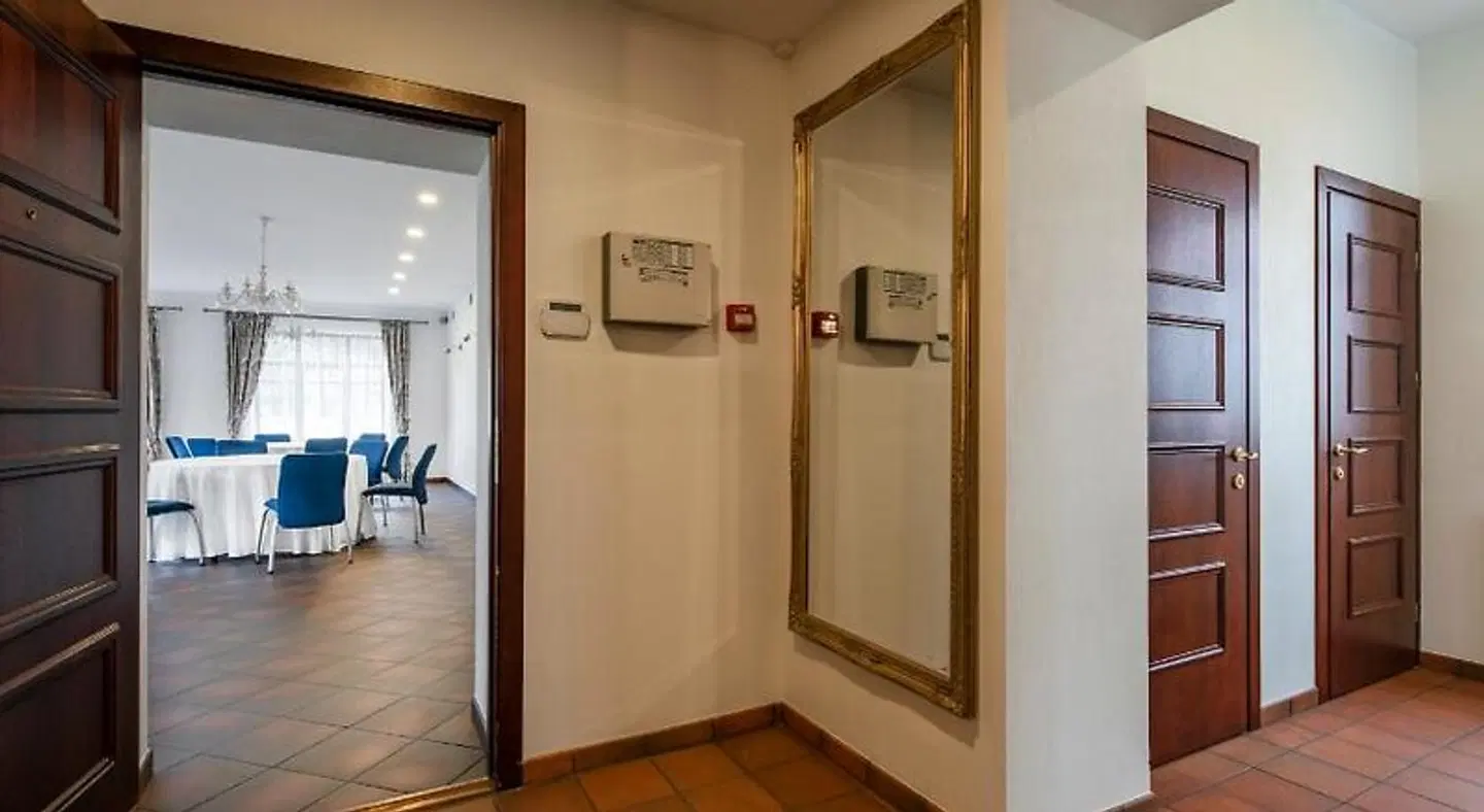 BURMISTRO NAMAS ROOM_EXAMPLE