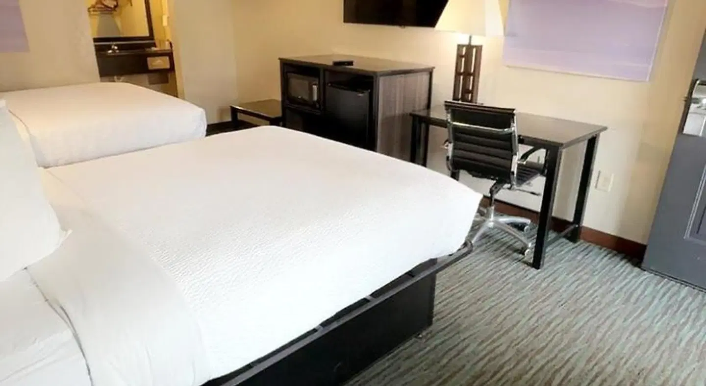 Garden Inn and Suites ROOM_EXAMPLE
