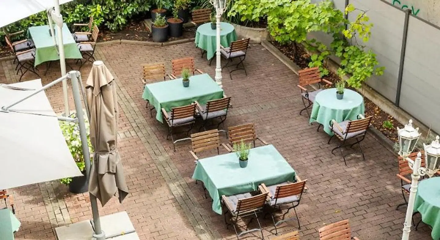 ACHAT Hotel Neustadt an der Weinstraße Terrasse