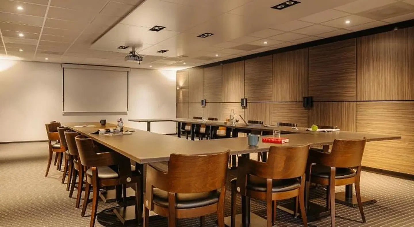 Hampshire - Crown Eindhoven Konferenz