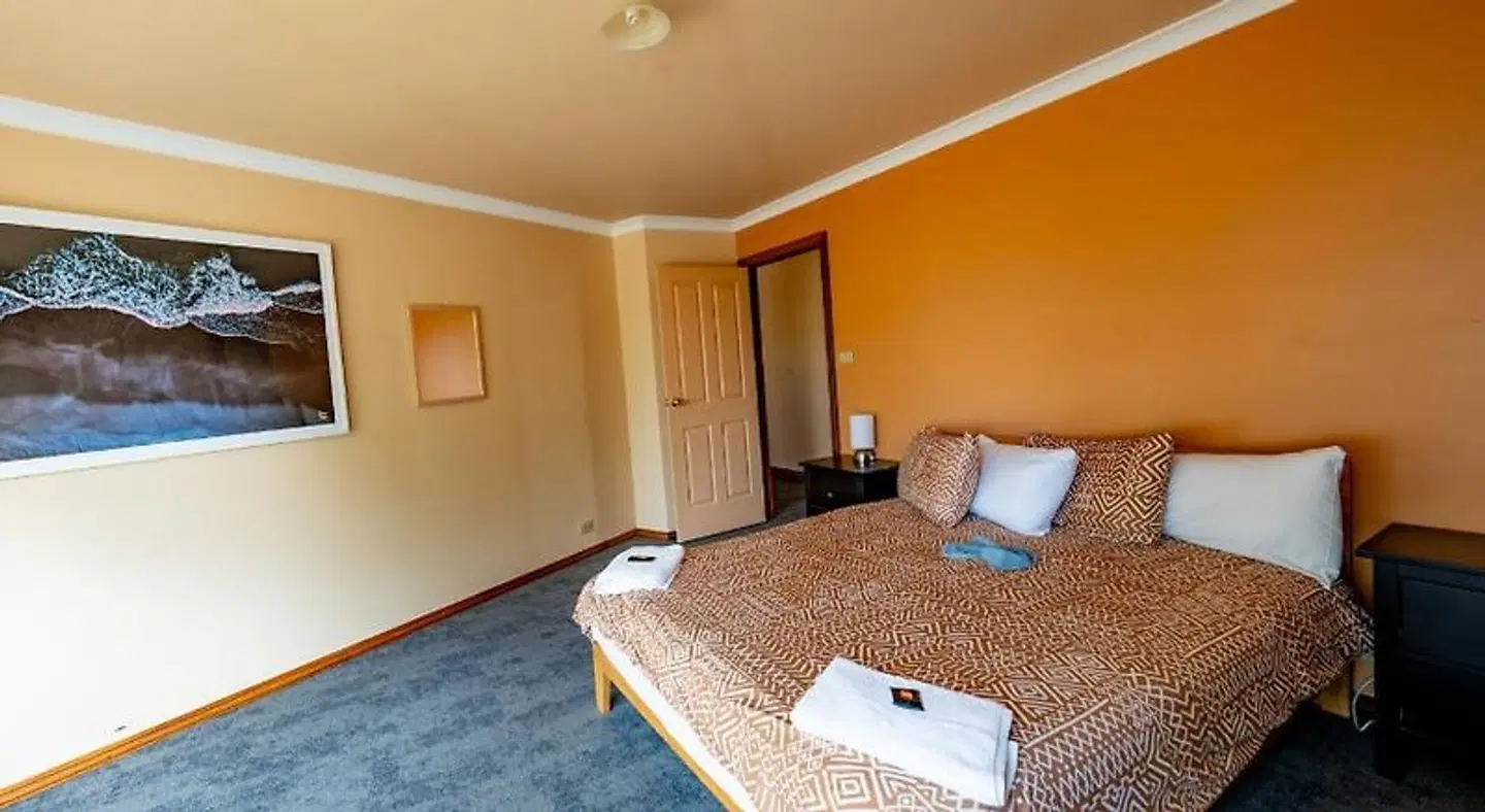 Yot Spot Apartments ROOM_EXAMPLE