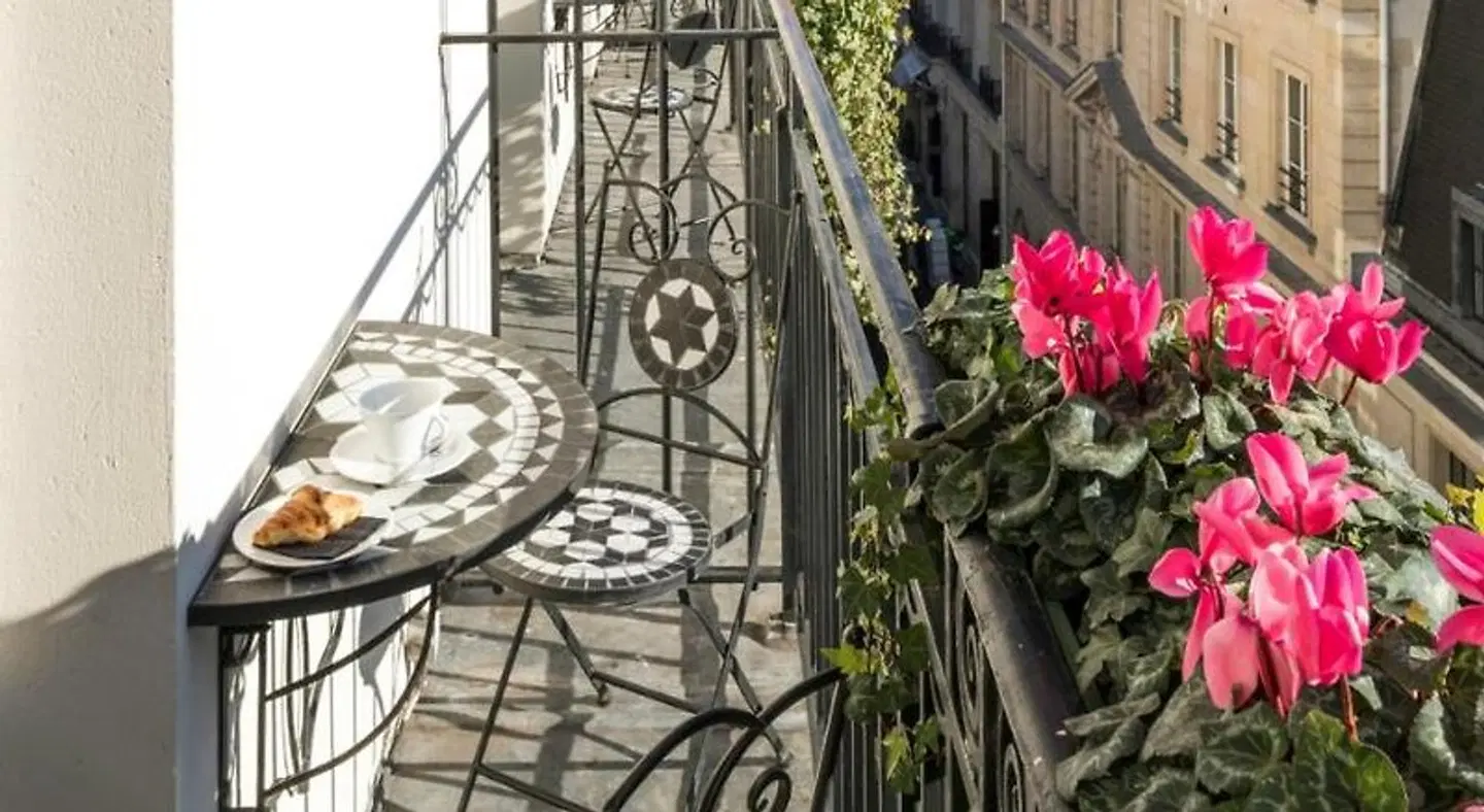 Castille Paris Terrasse