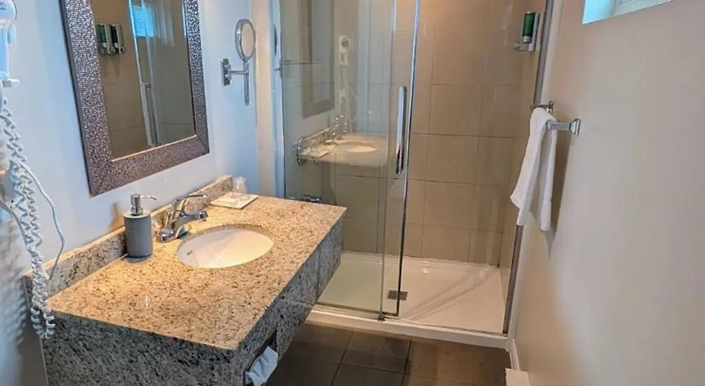 Motel au Vieux Piloteux Badezimmer