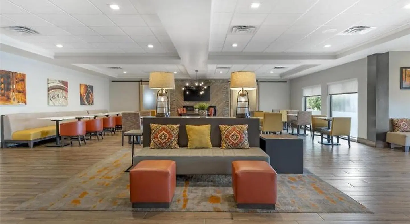 Best Western Plus Elizabethtown Inn & Suites LOUNGE_LOBBY
