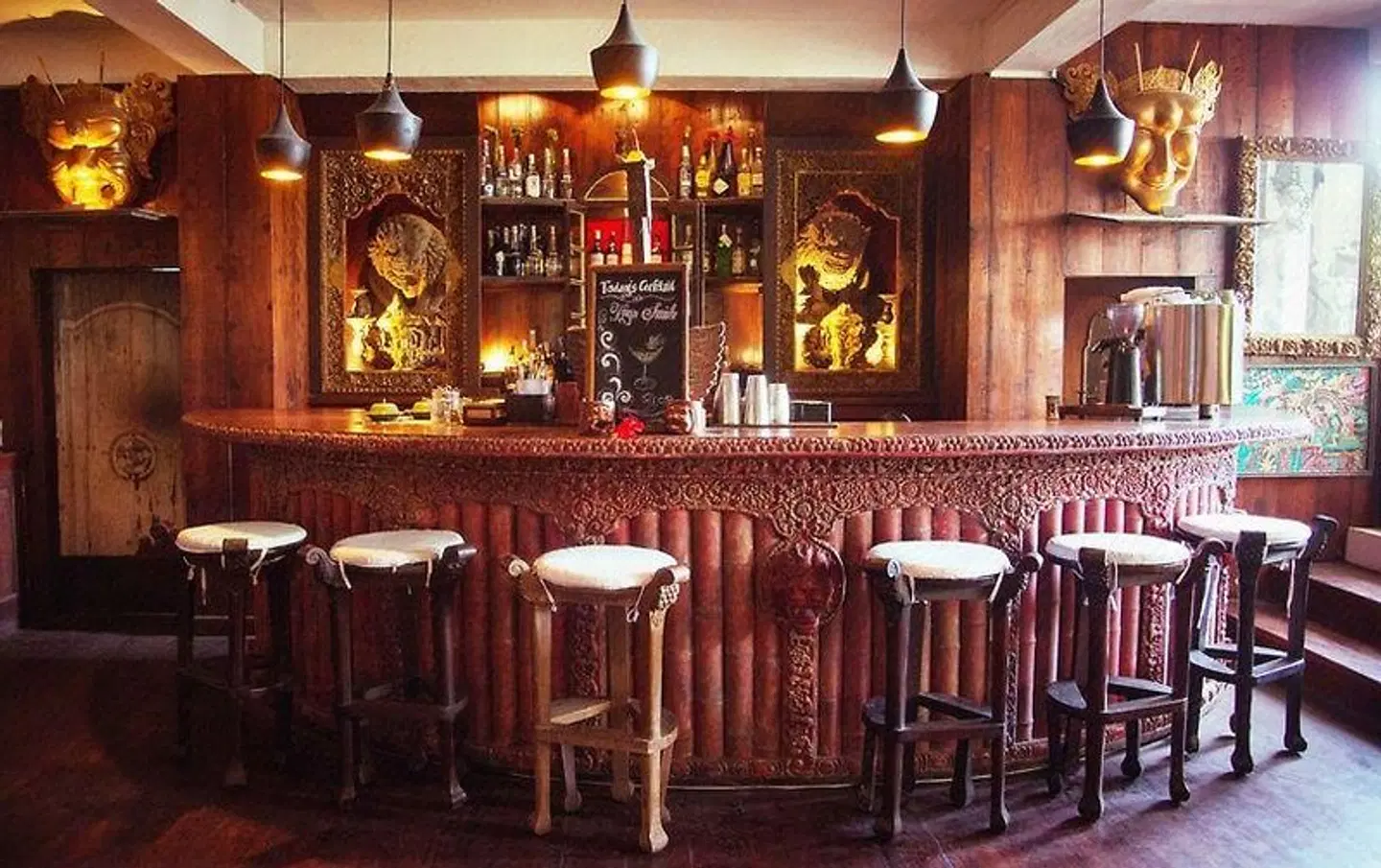Tugu Bali Bar