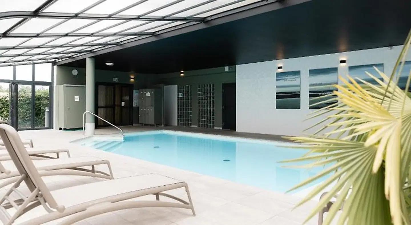 Kyriad Prestige RESIDENCE CABOURG Dives-sur-Mer Hallenbad