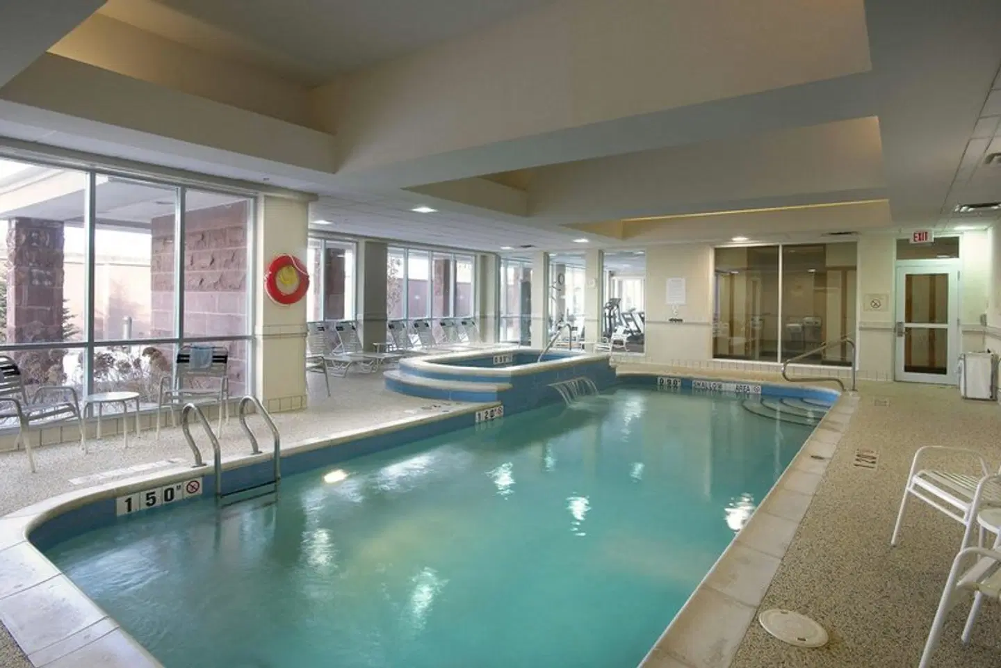 Courtyard by Marriott Toronto Vaughan Hallenbad